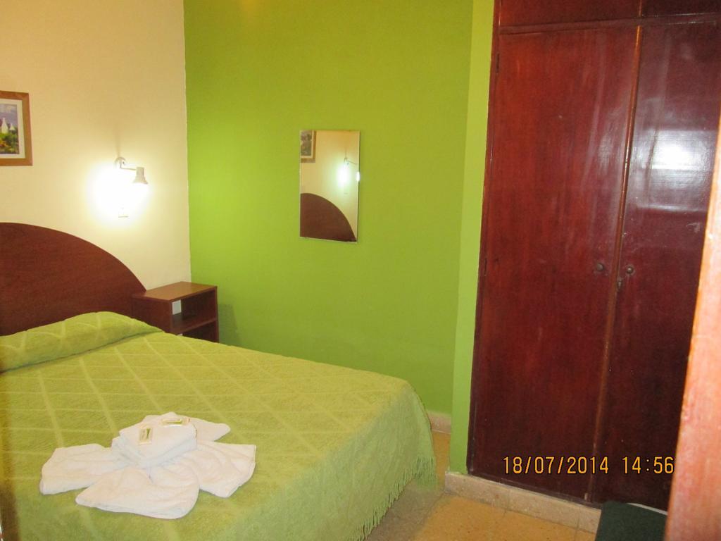 Nuevo Hotel Belgrano Сан-Николас-де-лос-Арройос Экстерьер фото